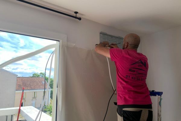 Installation-dune-pompe-a-chaleur-multisplit-Toshiba-a-Creteil-9-600x403