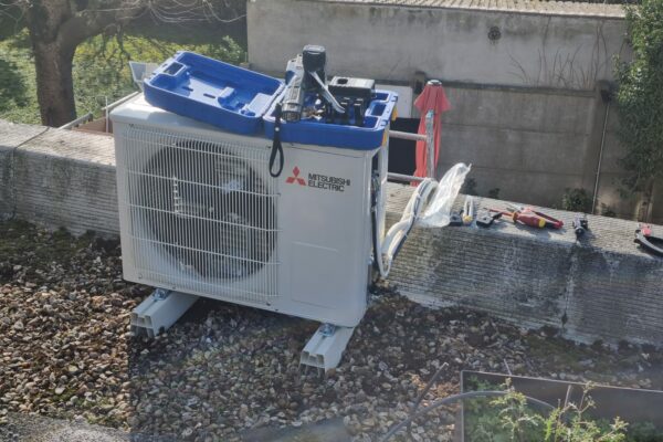 Installation d'une pompe à chaleur Mitsubishi à bonneuil sur Marne-5