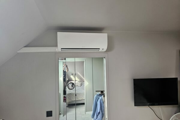 installation de deux pompes à chaleur Daikin à vitry sur seine