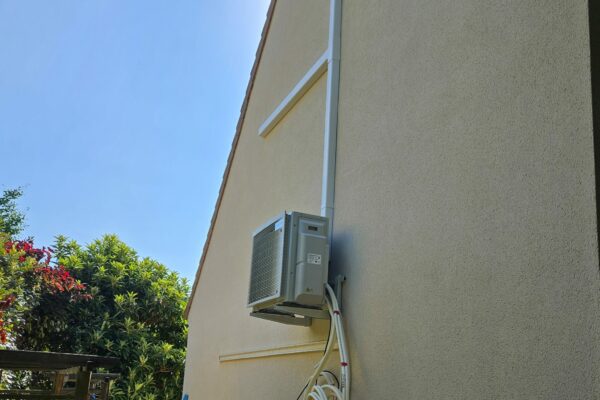 installation de deux pompes à chaleur Daikin à yerres