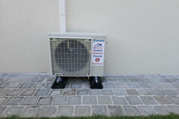 Installation d'une pompe à chaleur Daikin à Paris (1)